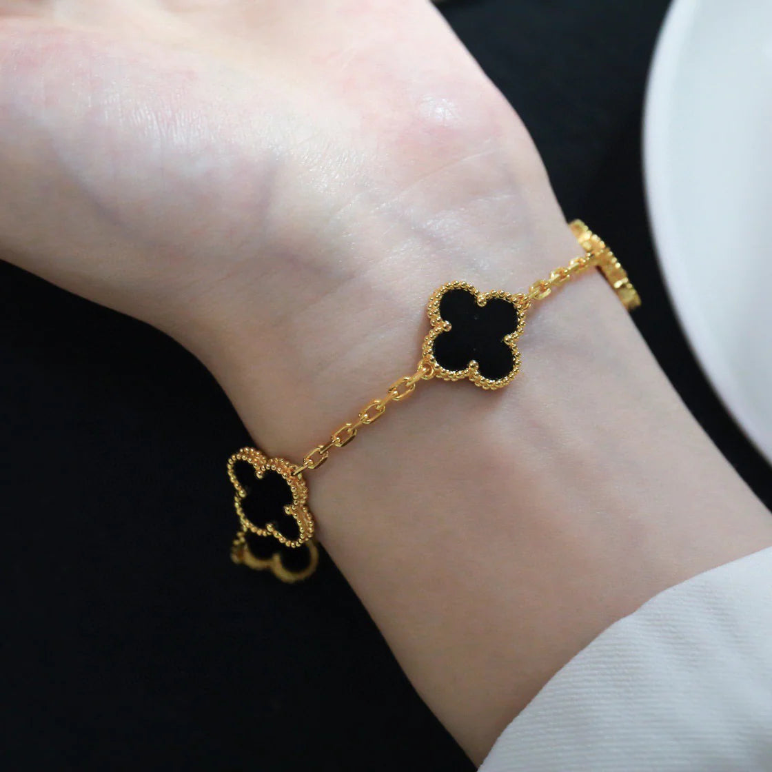 [Elite] CLOVER 5 MOTIF ONYXS BRACELET COLLECTION