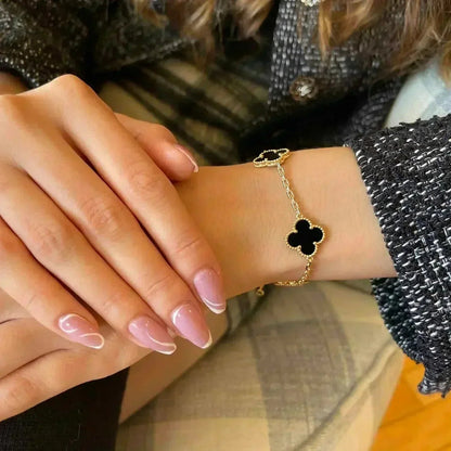 [Elite] CLOVER 5 MOTIF ONYXS BRACELET COLLECTION