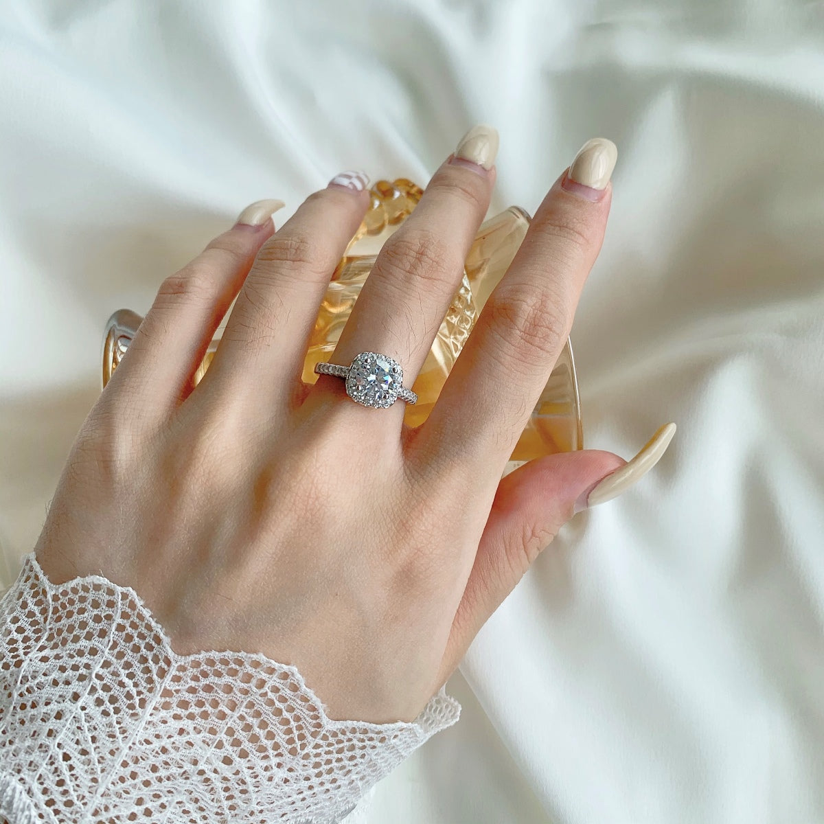[Elite]Dazzling Resplendent Round Cut Wedding Ring