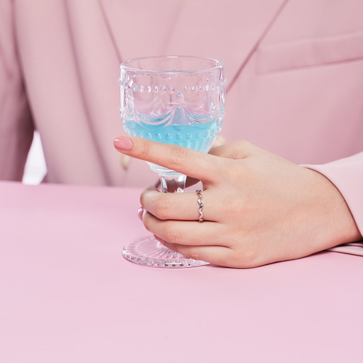 [Elite]Ornate Vibrant Round Cut Daily Ring