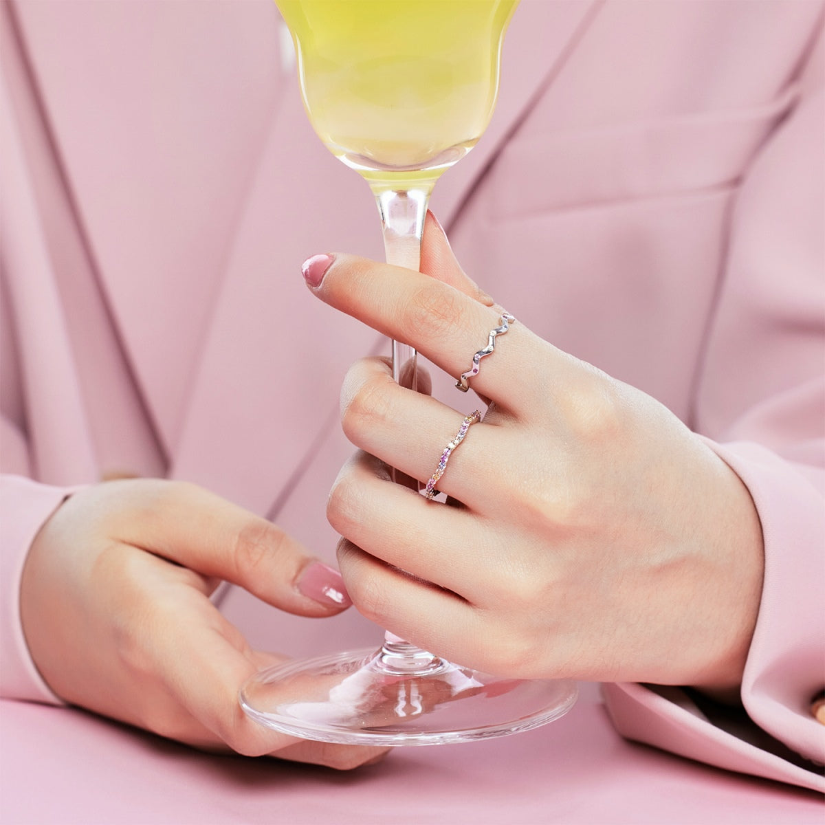 [Elite]Ornate Vibrant Round Cut Daily Ring