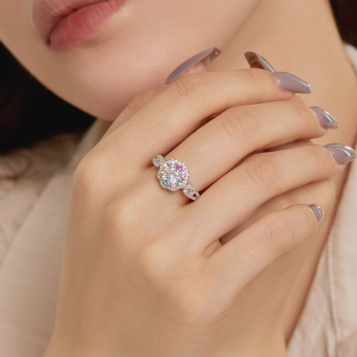 [Elite]Delicate Colorful Round Cut Flower Shape Wedding Ring