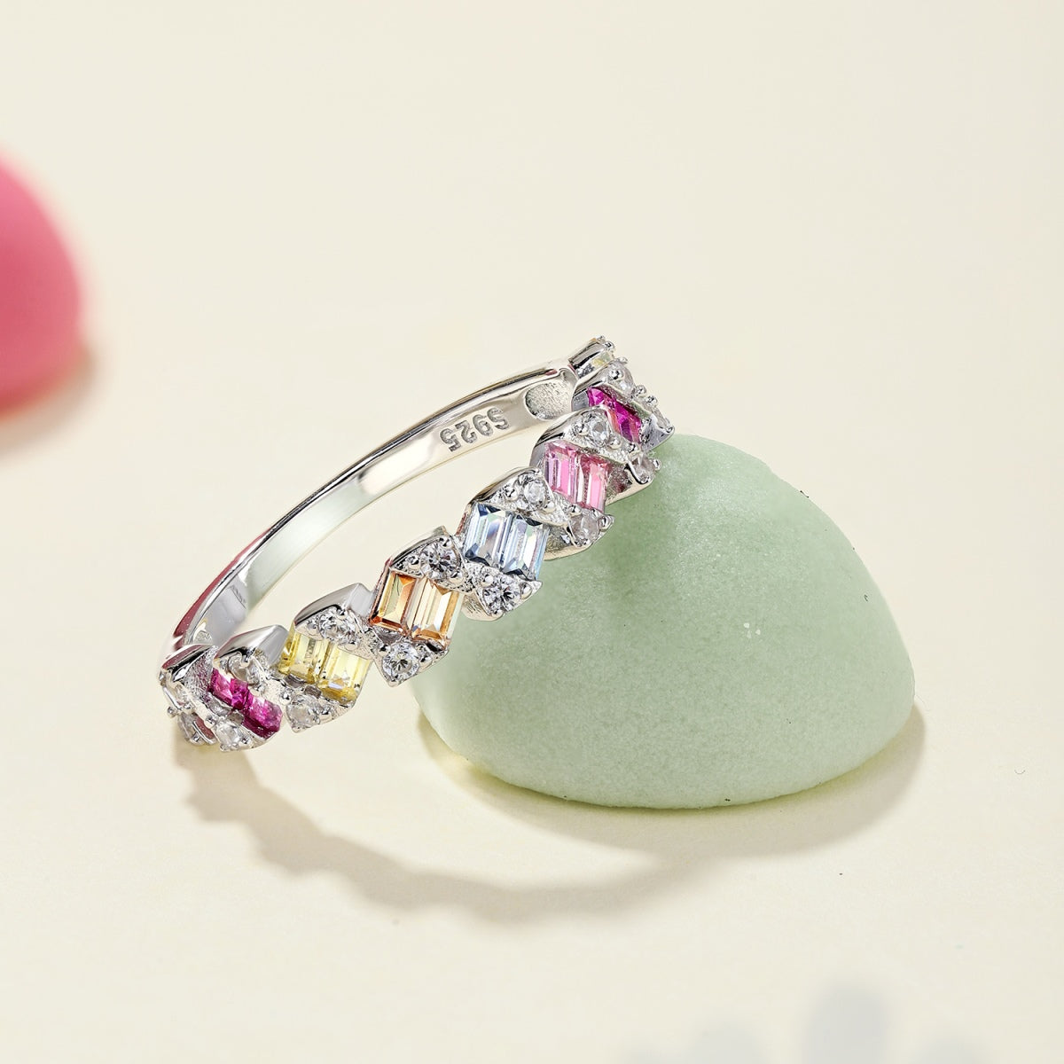 [Elite]Delicate Vibrant Emerald Cut Daily Ring