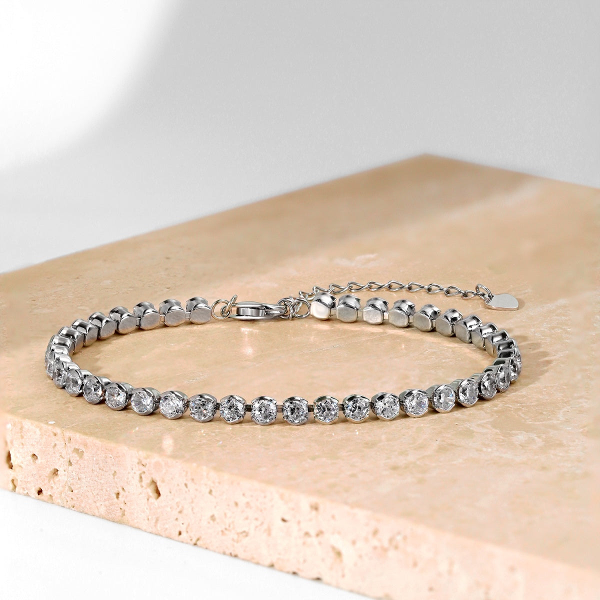 [Elite]Ornate  Sparkling Round Cut Daily Bracelet