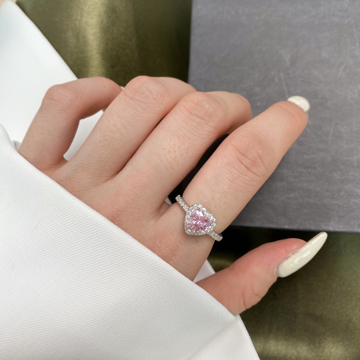 [Elite]Eternity Splashy Romantic Heart Shape Lover Ring