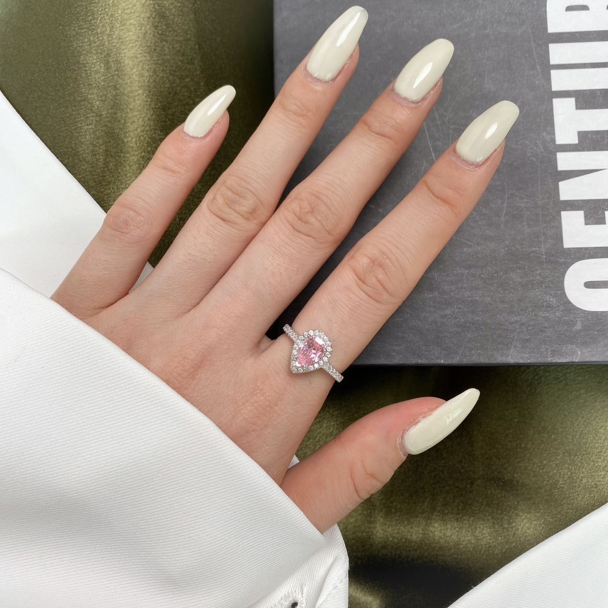 [Elite]1.0 Carat Luxurious Resplendent Water Drop Shape Wedding Ring