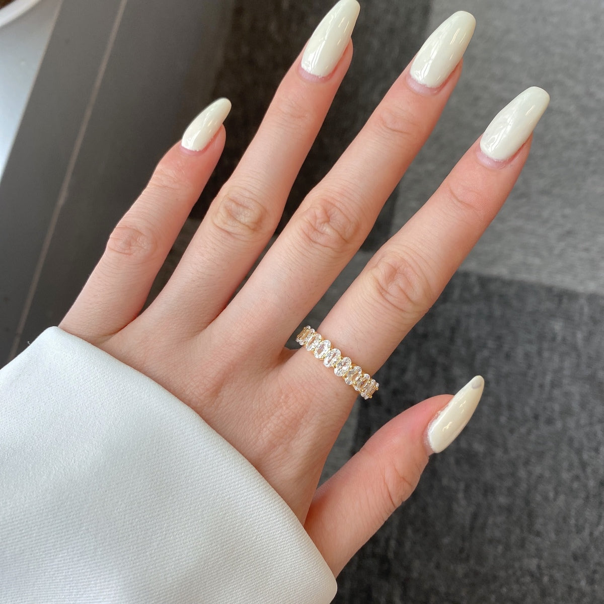 [Elite]Ornate Oval Cut Tennis Ring
