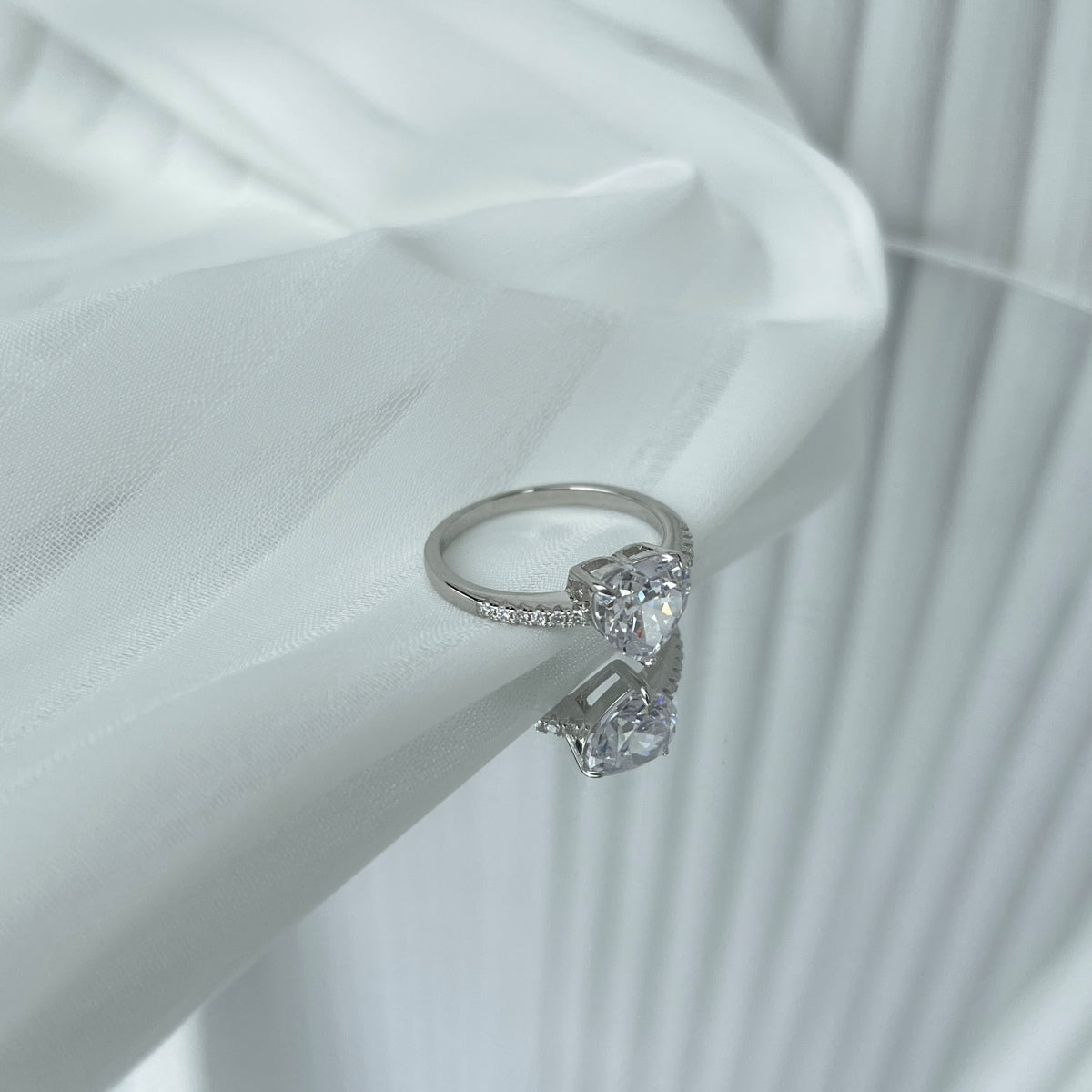 [Elite]2.0 Carat Dazzling Lustrous Heart Cut Lover Ring