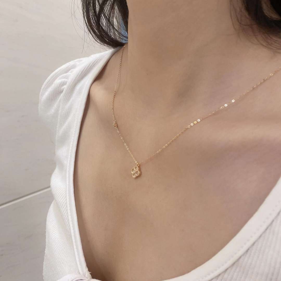 [Elite]Delicate Flower Shape Necklace