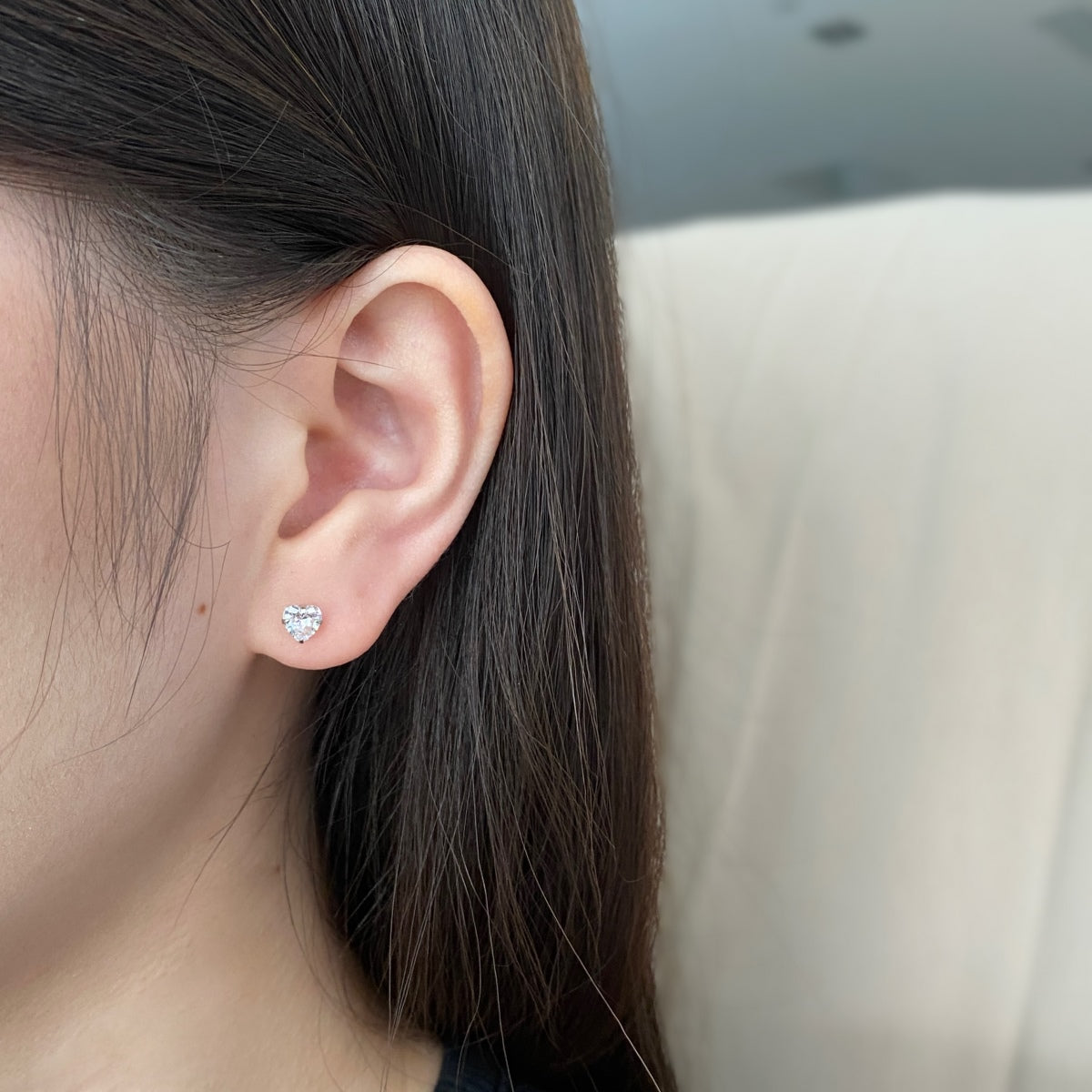 [Elite]Sparkling Heart Shaped Simple Earrings