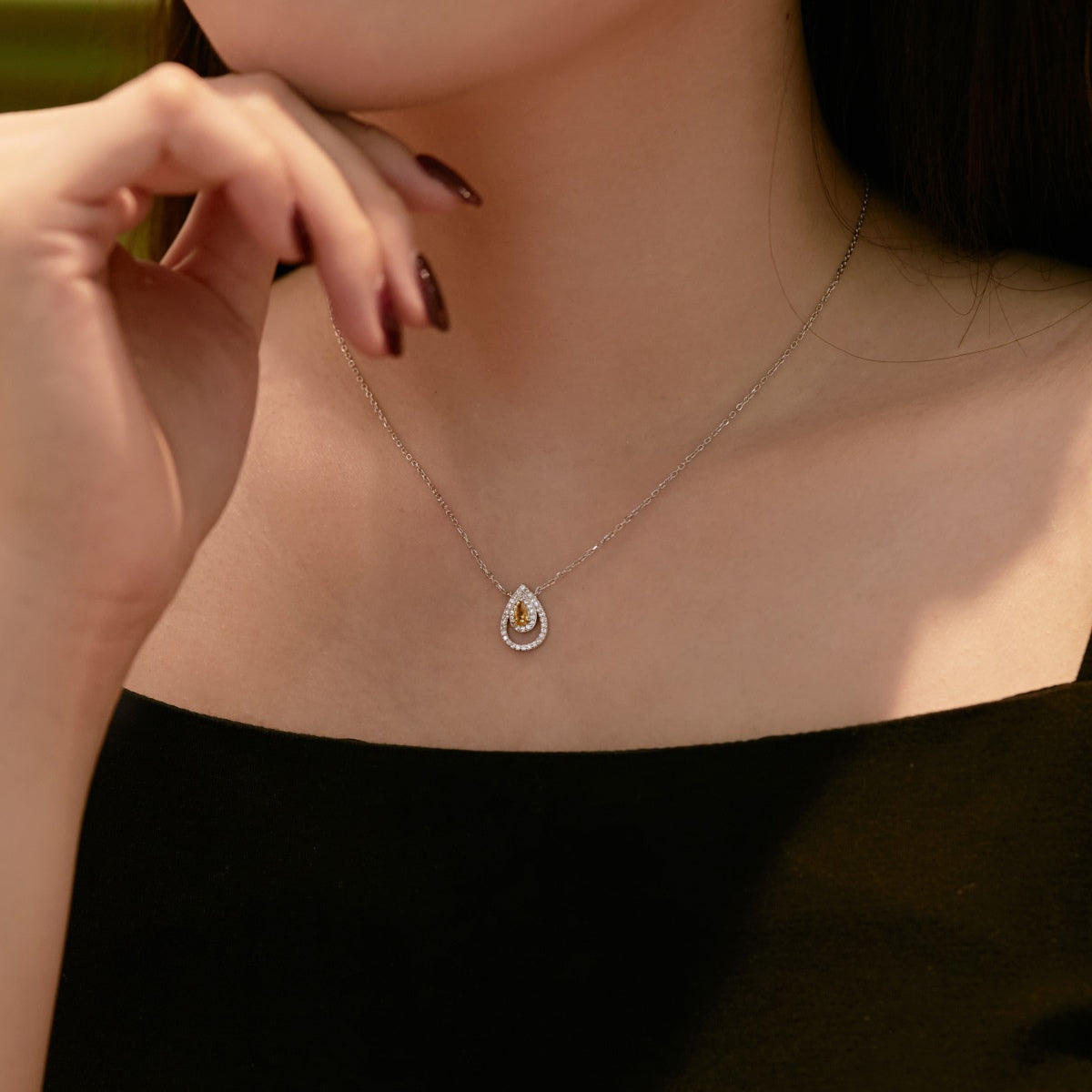 [Elite]Sparkling Pear Cut Necklace