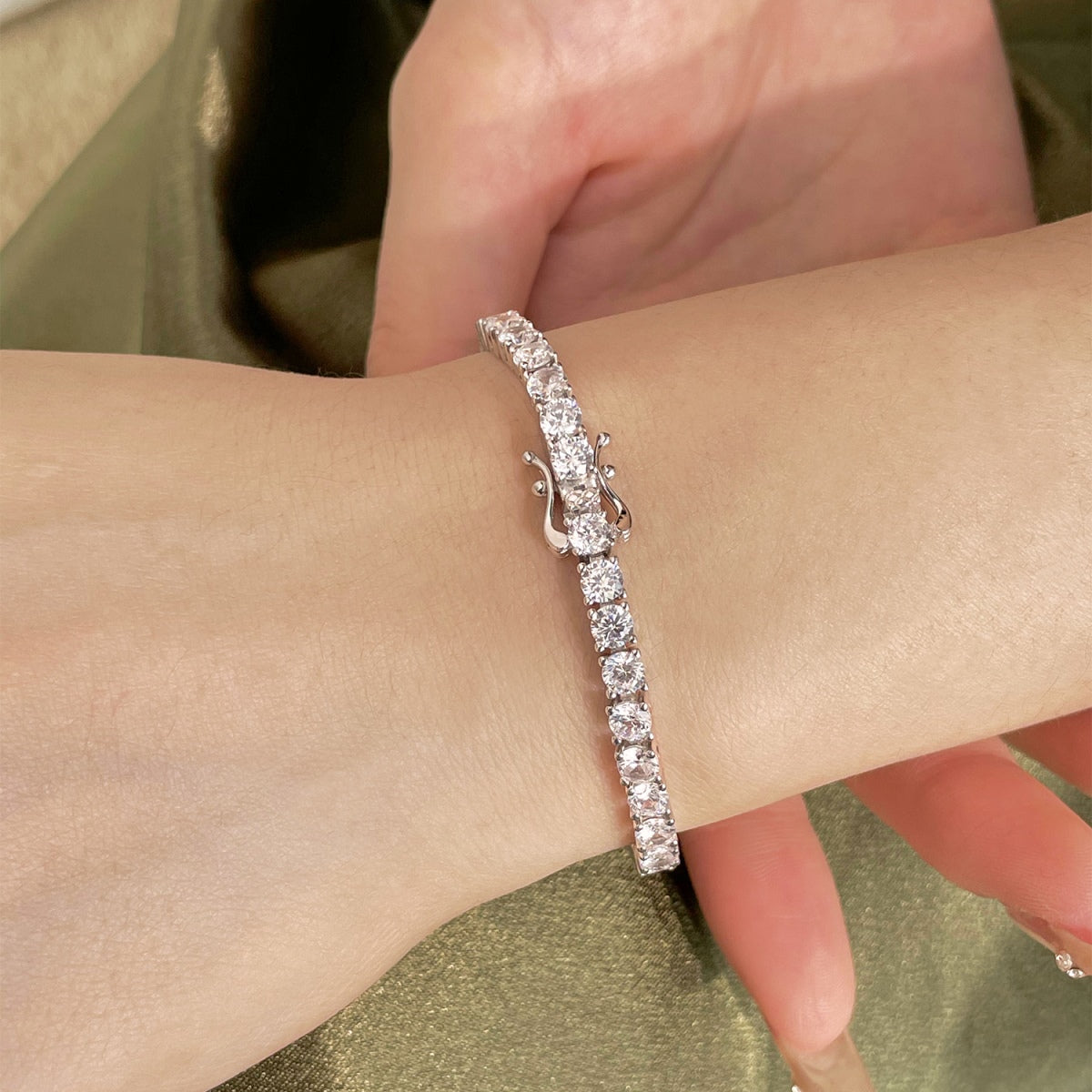 [Elite]Luxurious Ornate Round Cut Tennis Bracelet