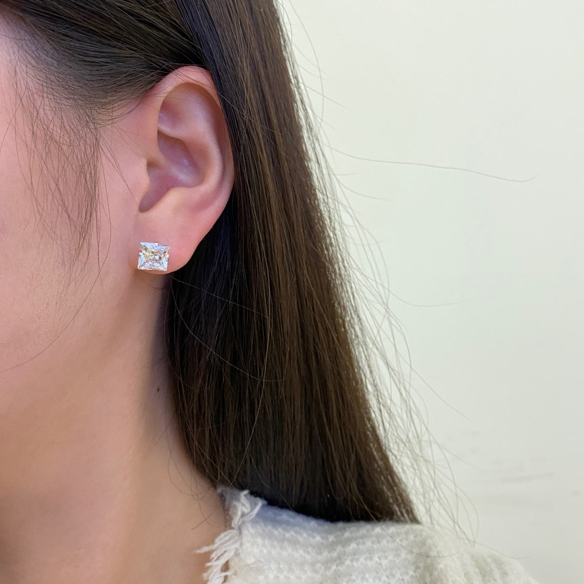 [Elite]Stylish Shiny Square Center Stone Stud Earrings