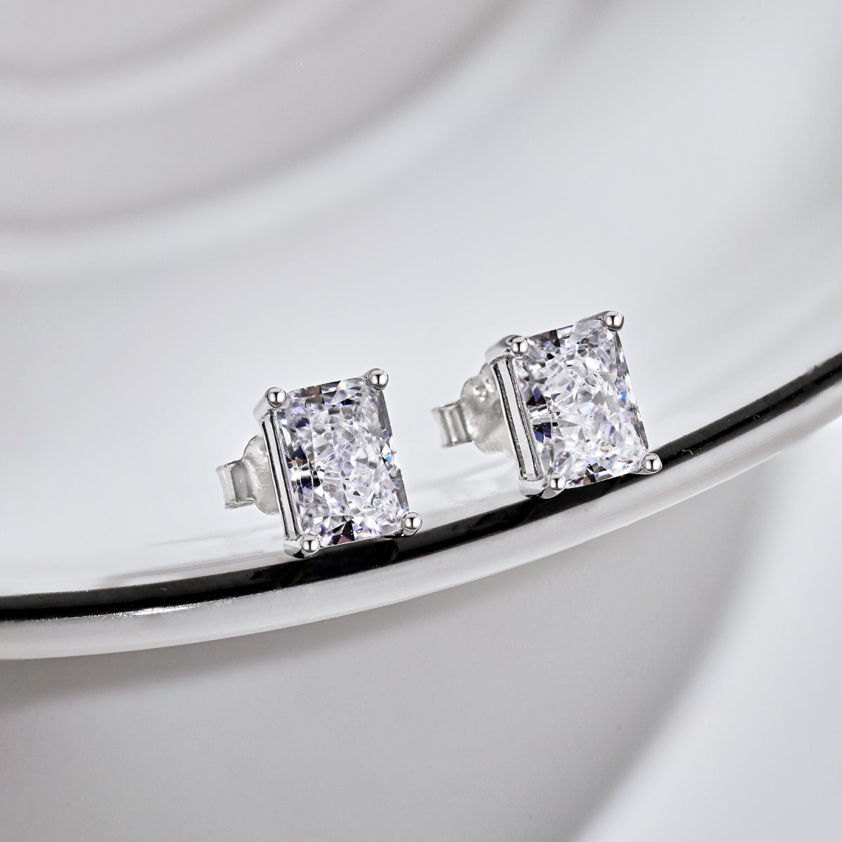 [Elite]Radiant Luxurious Princess Cut Daily Earrings