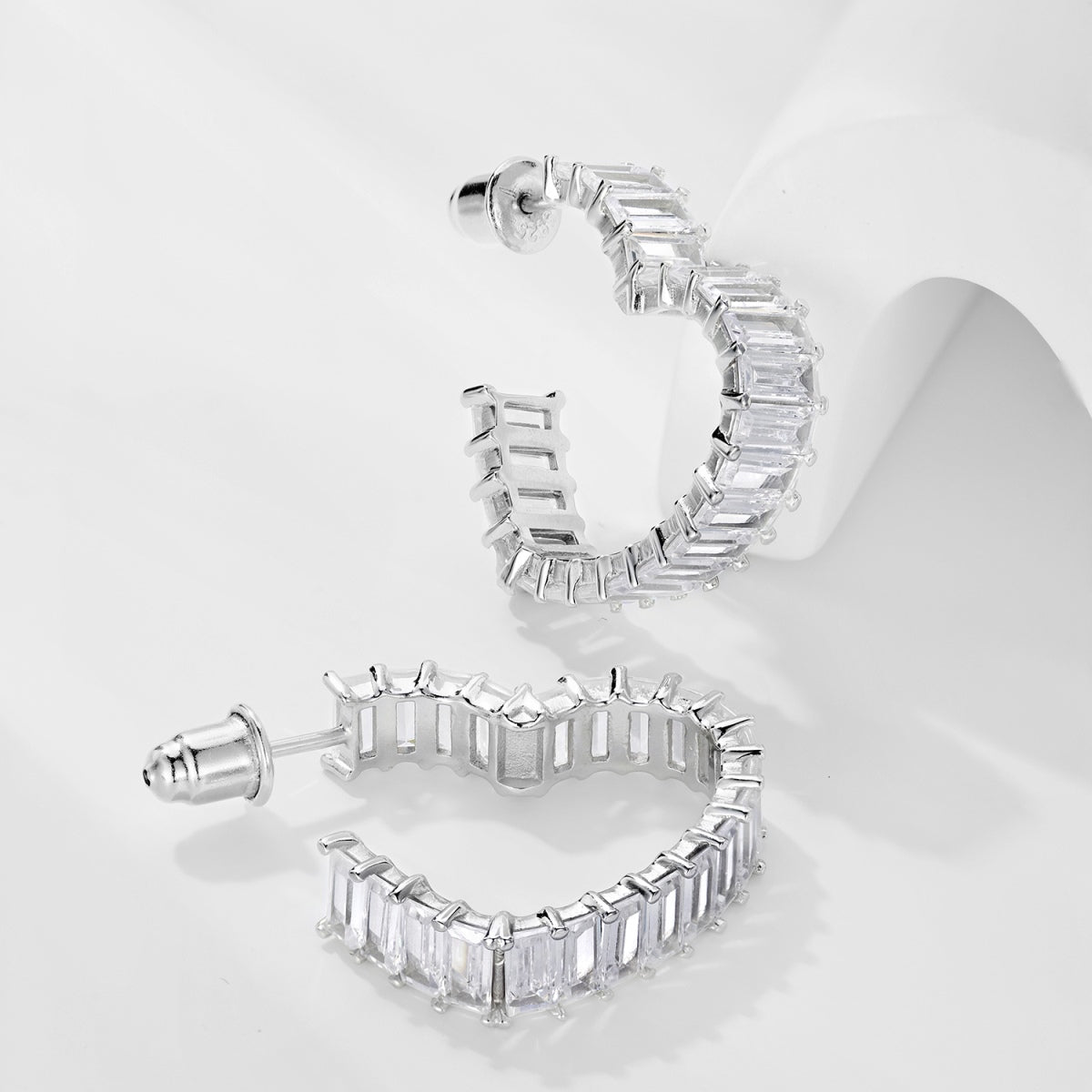 [Elite]Radiant Heart Cutout Earrings