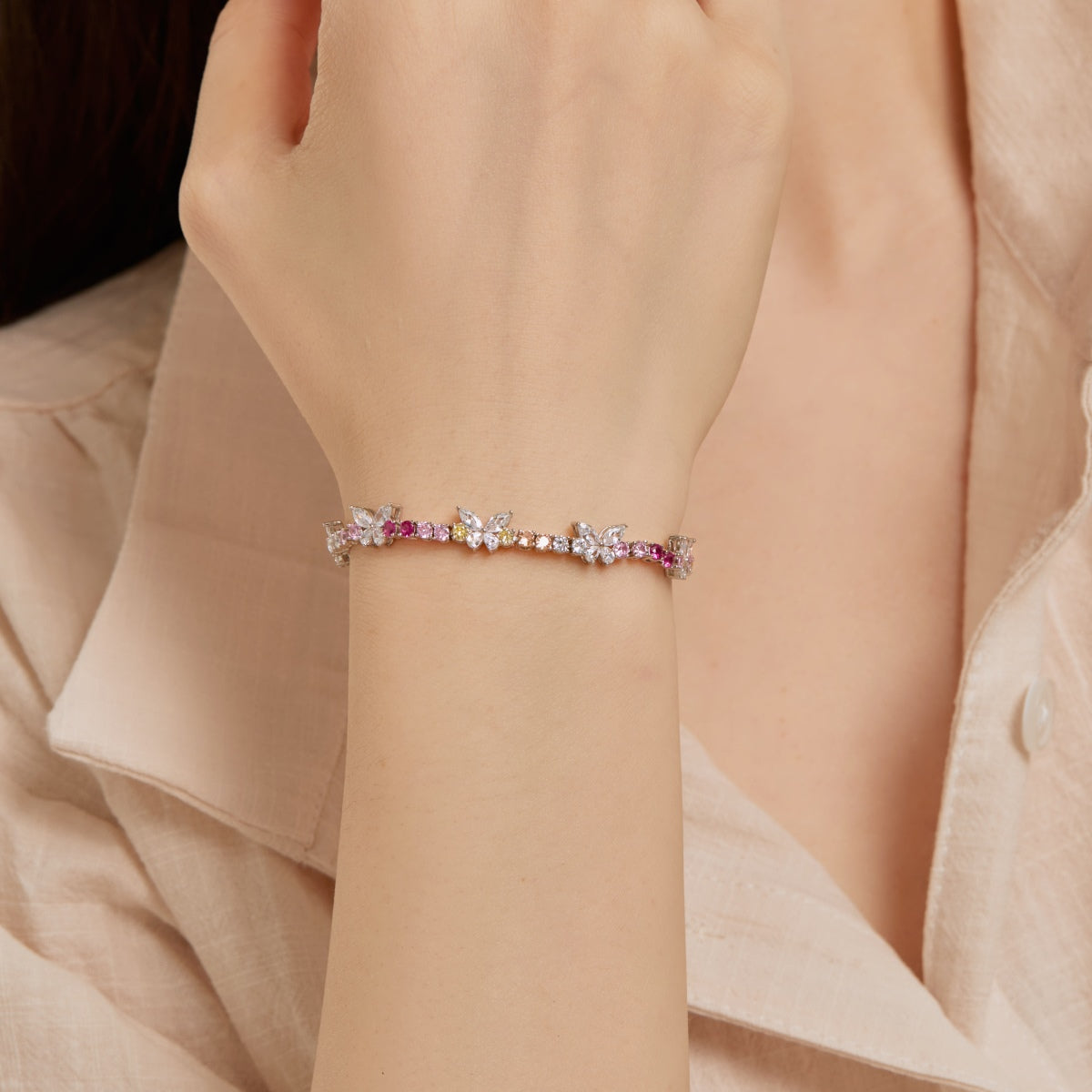 [Elite]Ornate Colorful Butterfly Shape Round Cut Daily Bracelet
