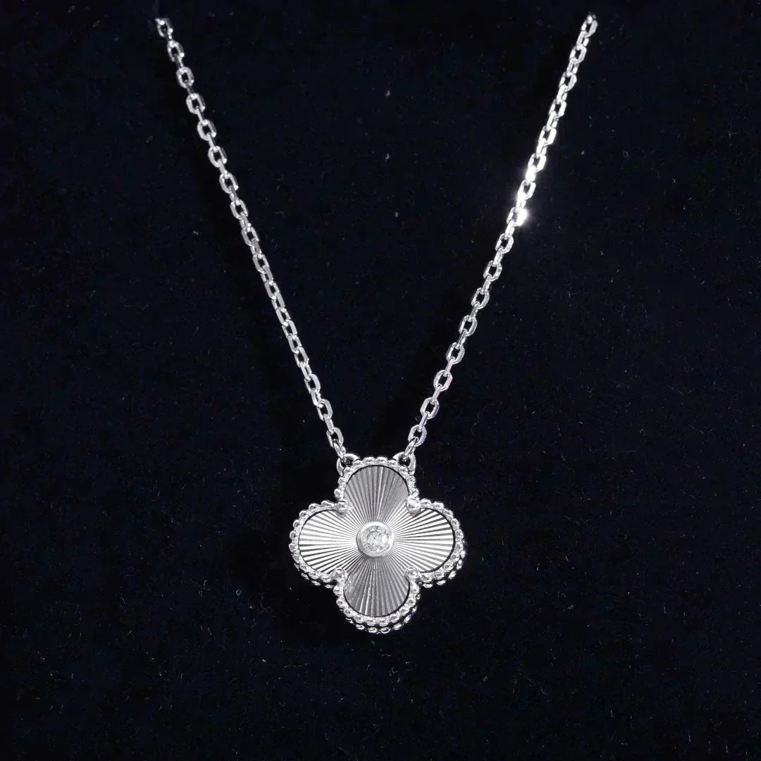 [Elite]CLOVER  15MM DIAMOND LASER NECKLACE SILVER