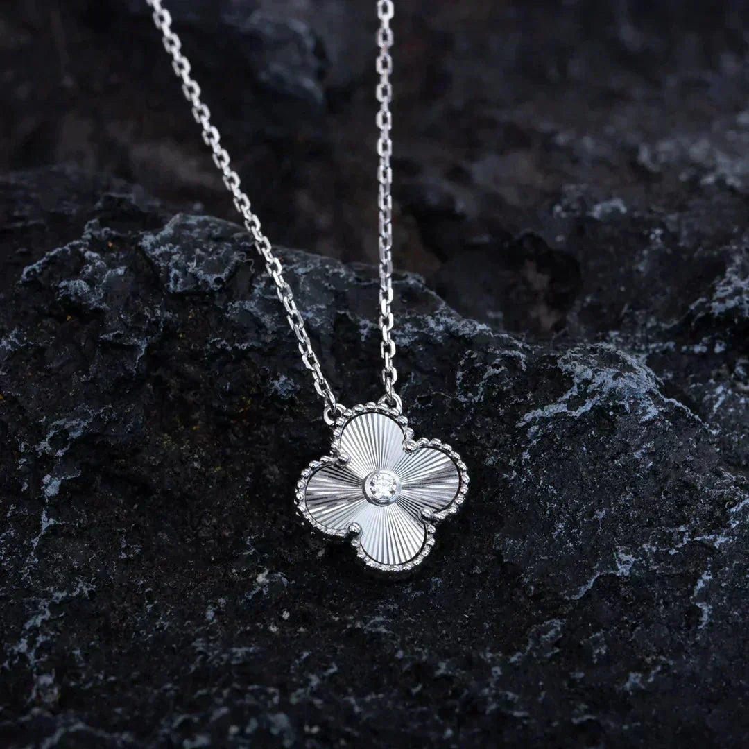 [Elite]CLOVER  15MM DIAMOND LASER NECKLACE SILVER