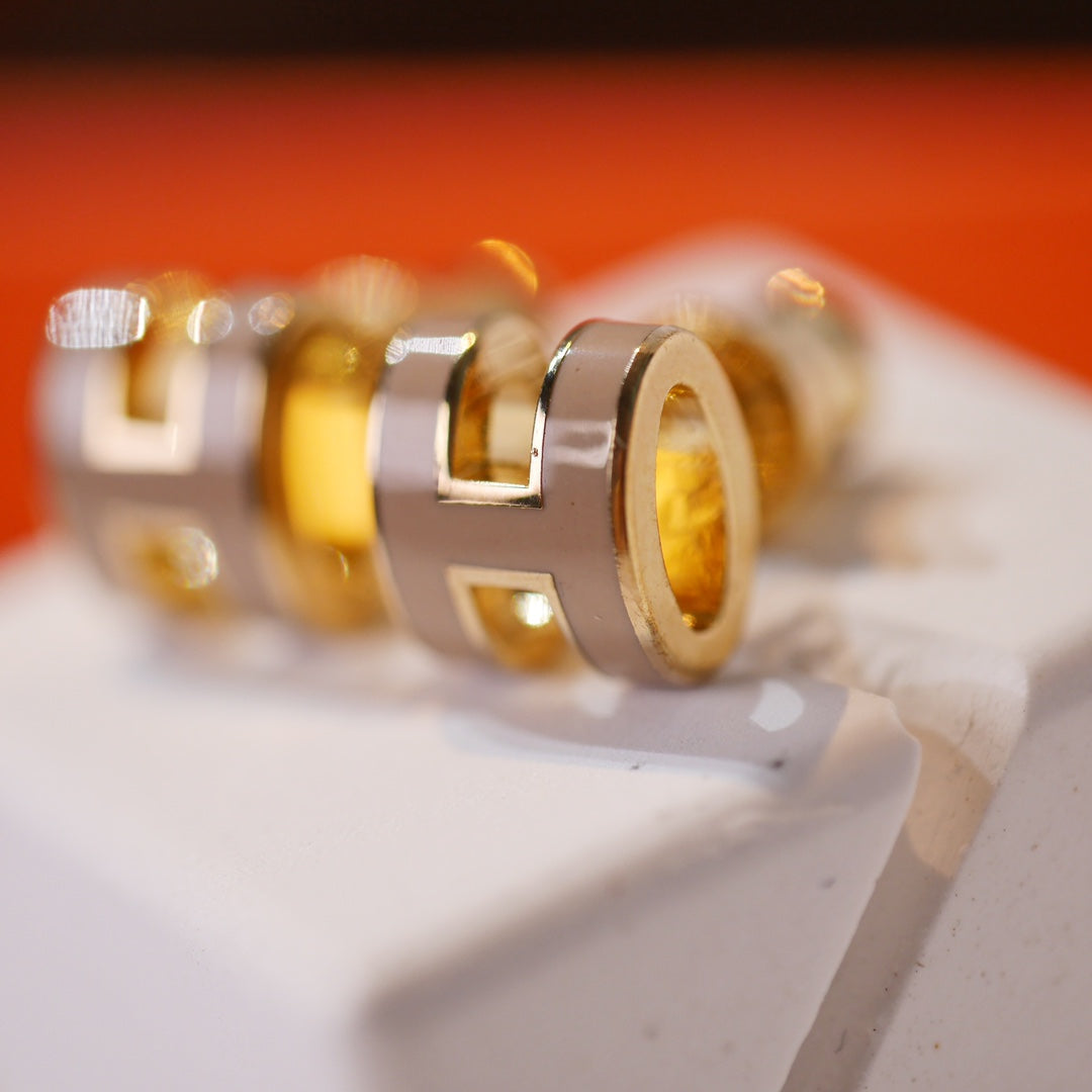 [Elite]MINI POP H GOLD EARRINGS GREY