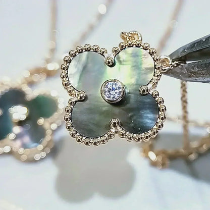 [Elite]CLOVER 15MM DIAMOND AND MOTHER-OF-GREY NECKLACE