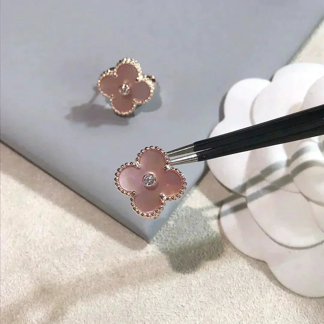 [Elite]CLOVER MEDIUM 1 MOTIFS  PINK MOP DIAMOND EARRINGS