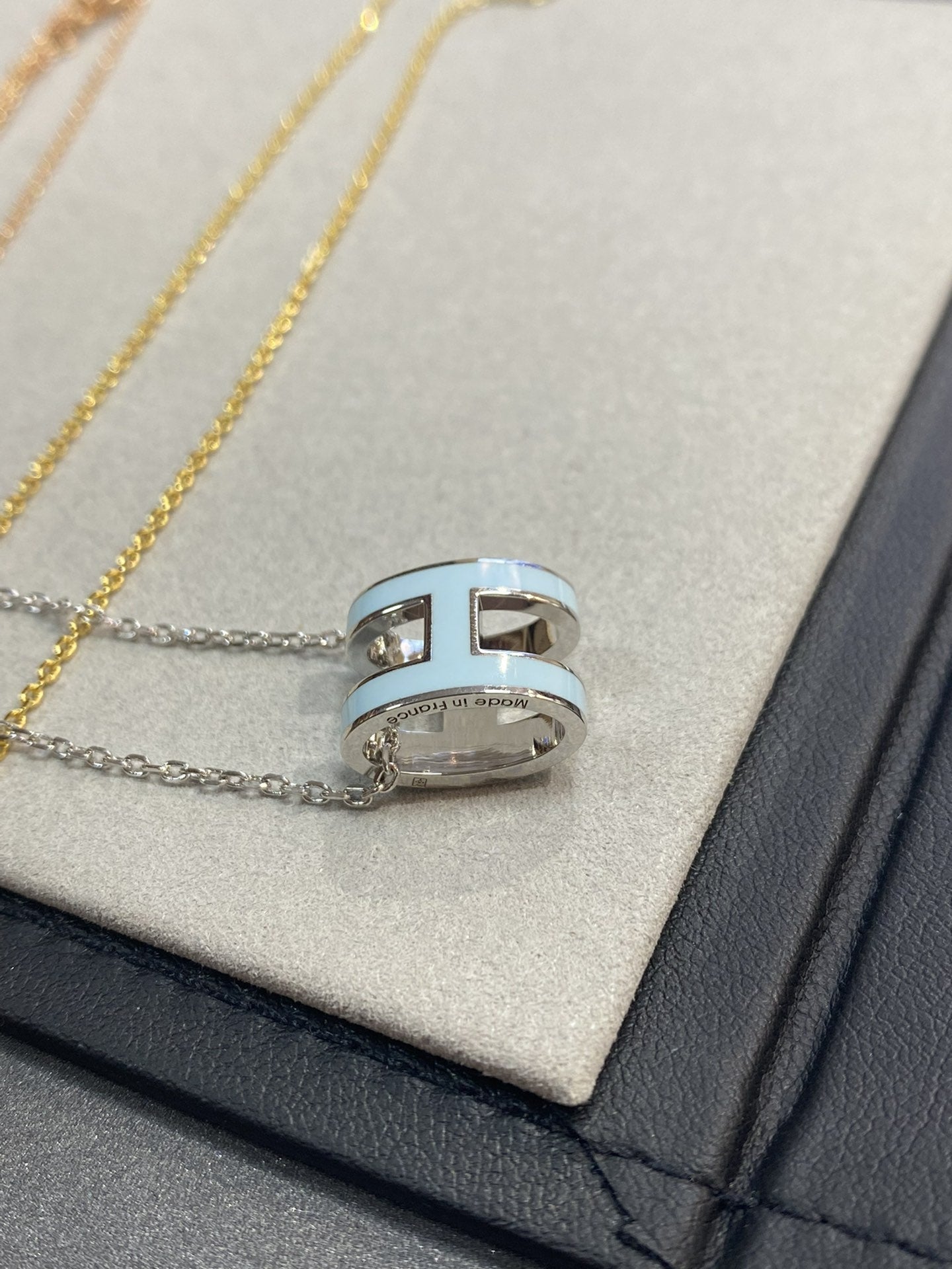 [Elite]POP H LIGHT BLUE NECKLACEGALE