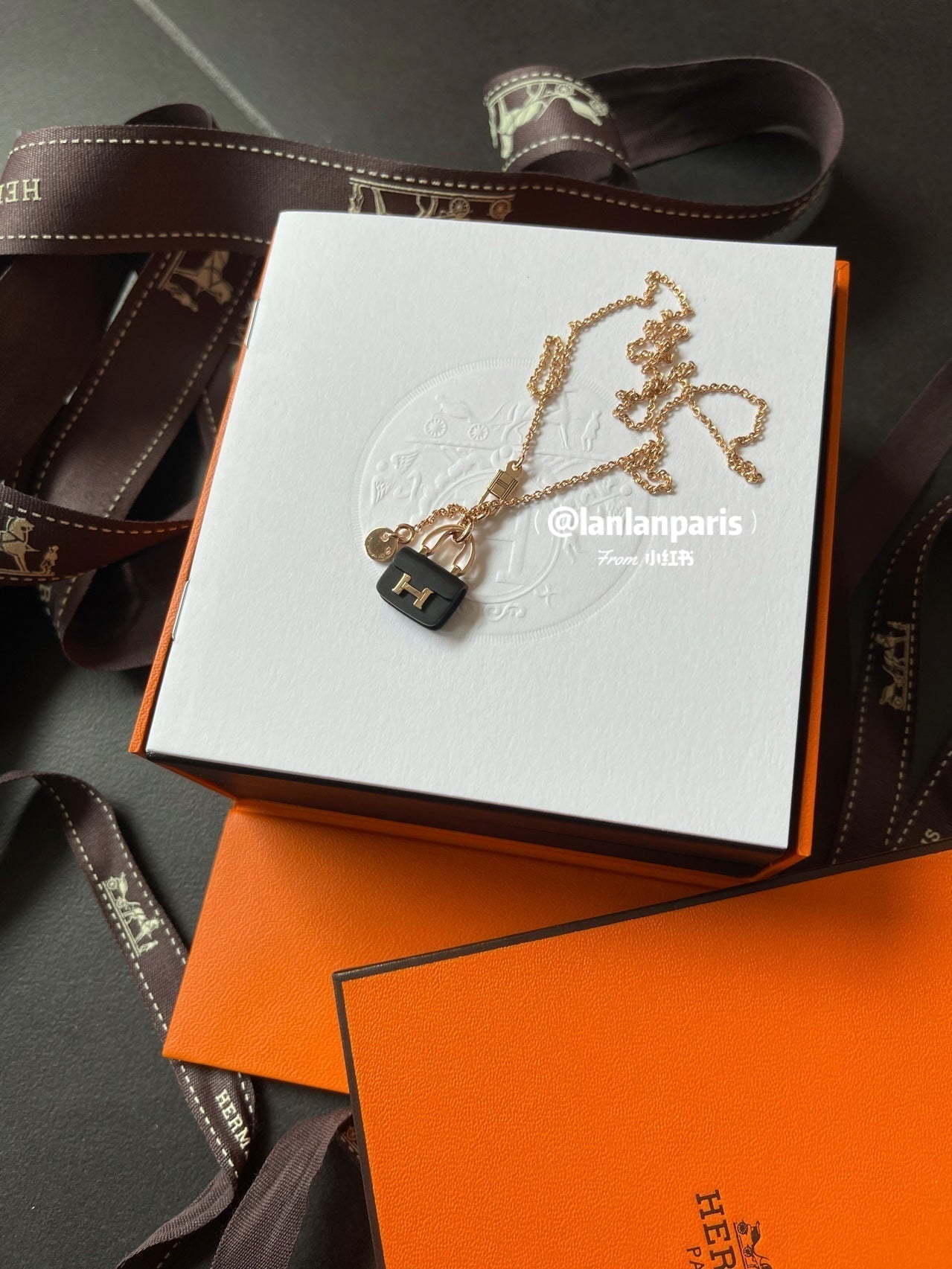 [Elite]CONSTANCE BLACK PEDANT PINK GOLD NECKLACE