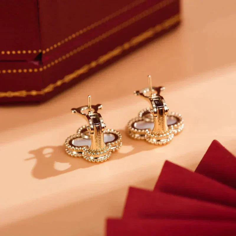 [Elite]CLOVER MEDIUM 1 MOTIFS  WHITE MOP STUD EARRINGS