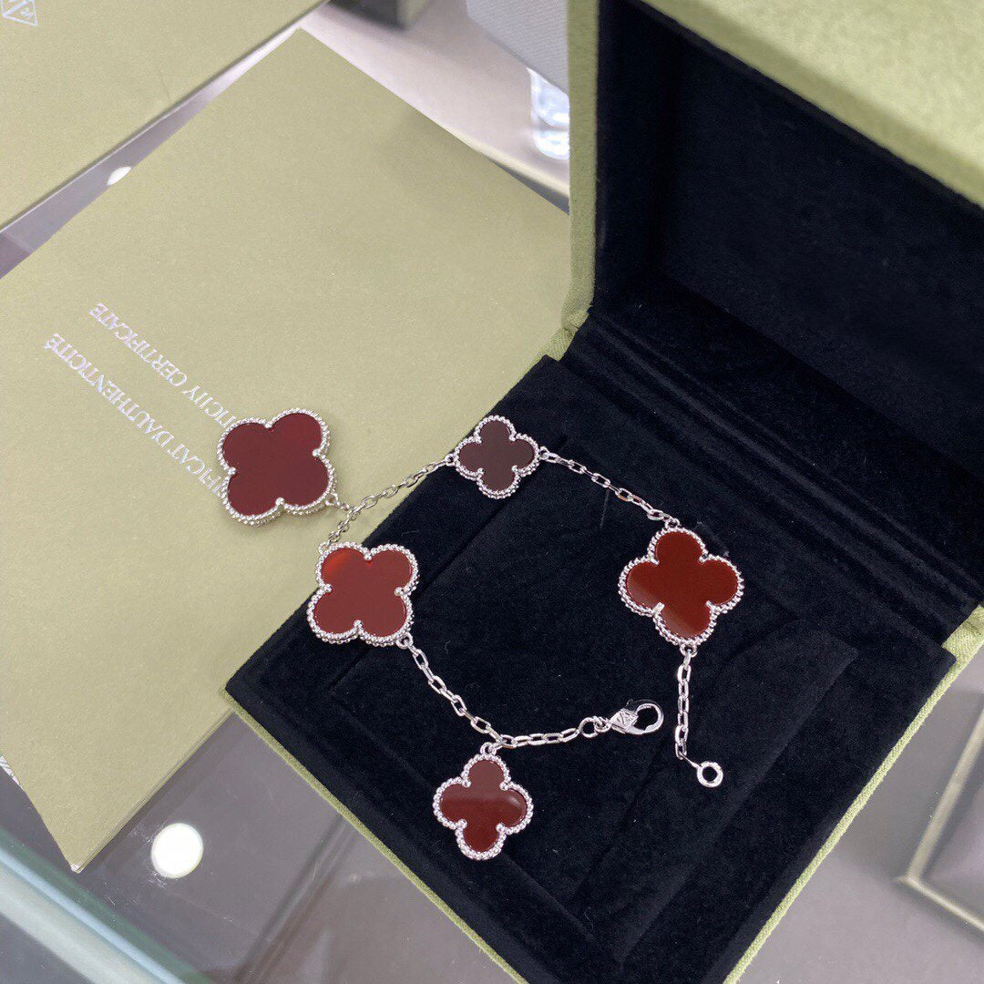 [Elite]CLOVER 5 MOTIFS SIVLER CARNELIAN BRACELET