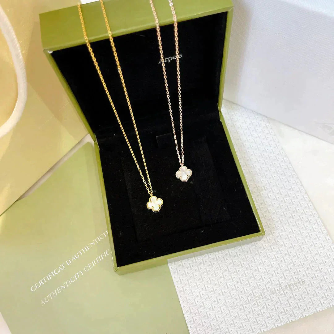 [Elite]CLOVER MINI 9.5MM WHITE MOTHER-OF-PEARL NECKLACE