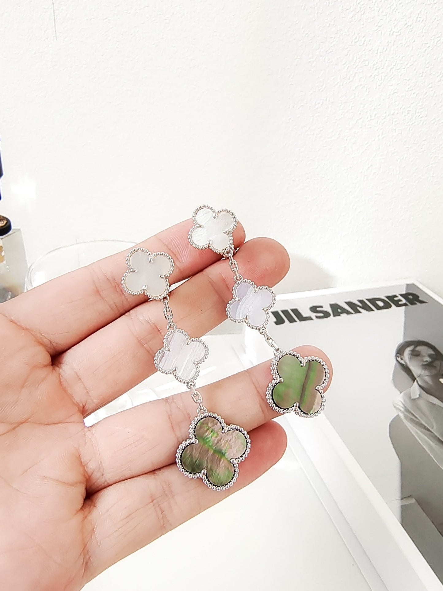 [Elite]CLOVER 3 MOTIFS CHALCEDONY DARK MOP SILVER EARRINGS