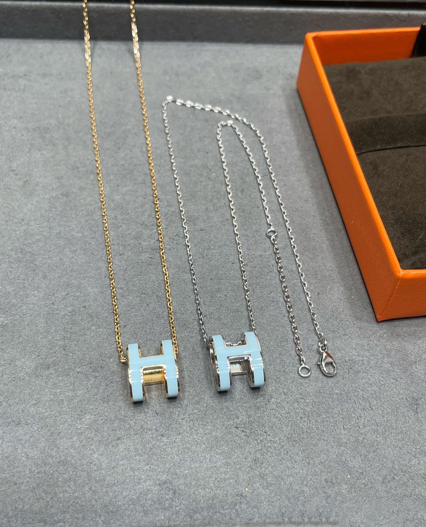 [Elite]POP H SKY BLUE NECKLACE