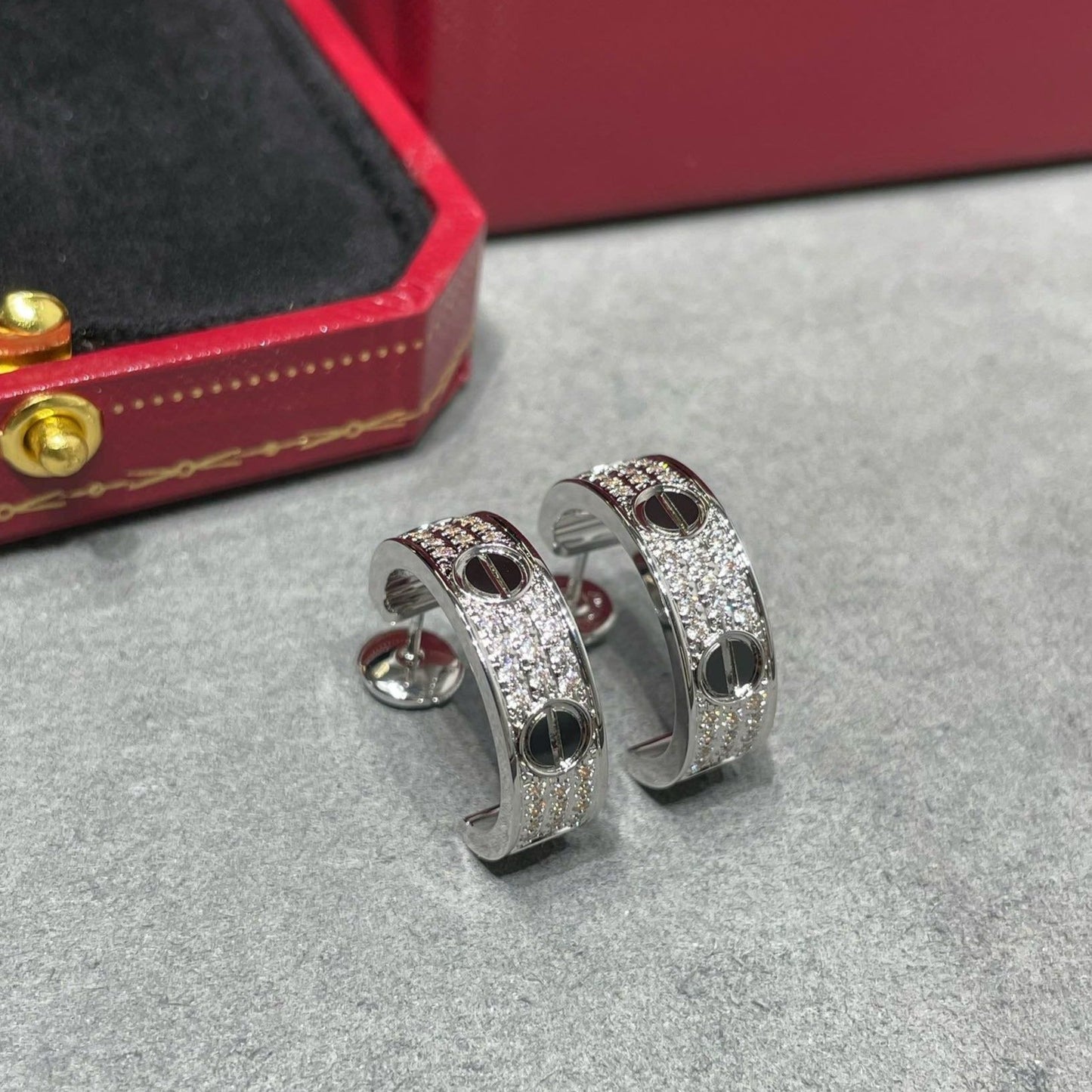 [Elite]LOVE CERAMIC DIAMOND PAVED SILVER EARRINGS