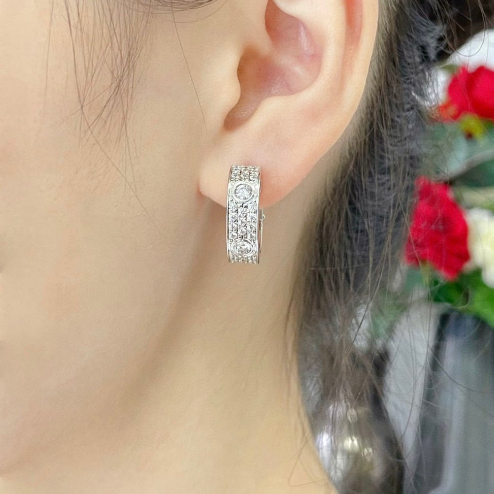 [Elite]LOVE 5.5MM DIAMOND PAVED EARRINGS