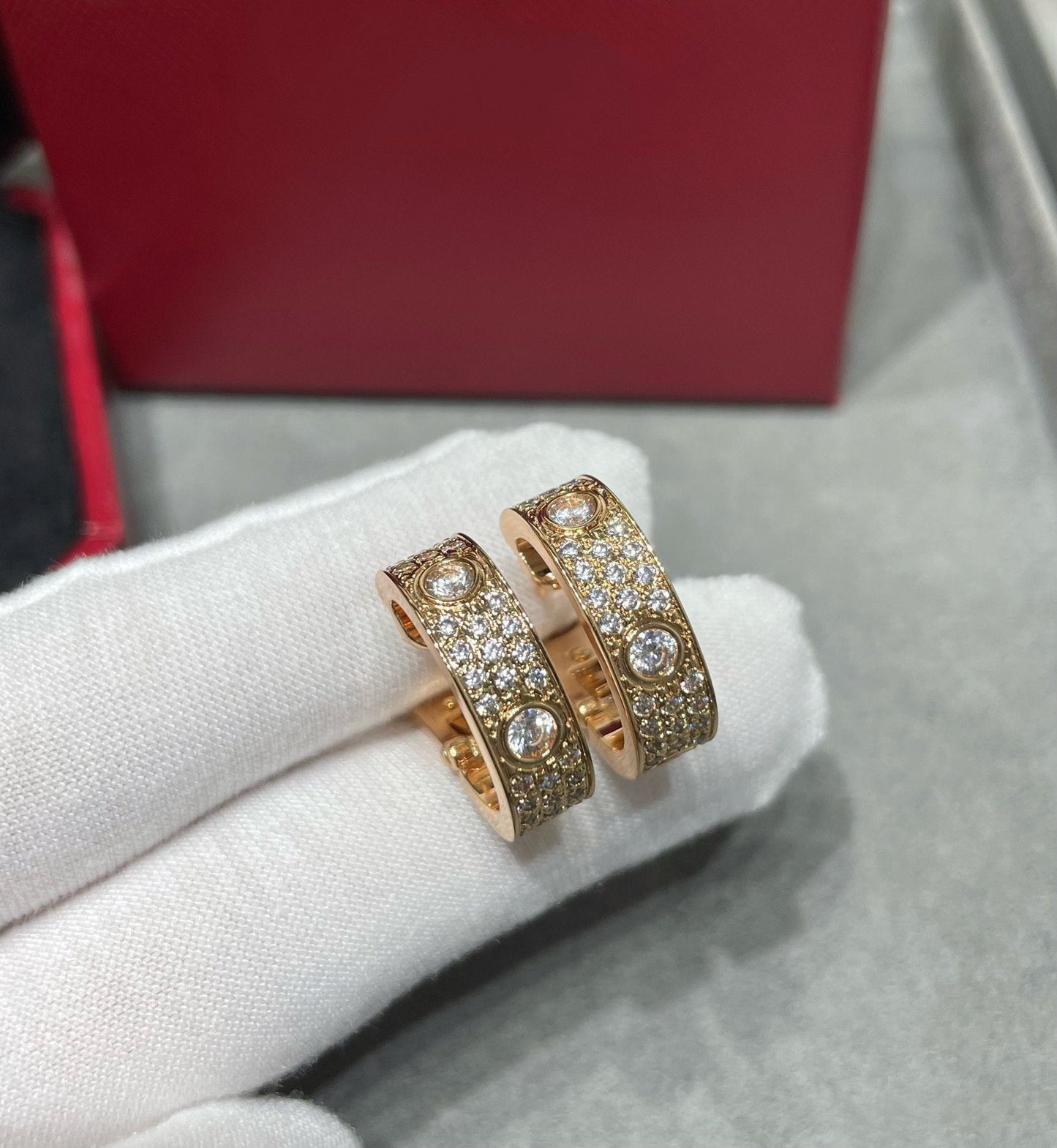 [Elite]LOVE 5.5MM DIAMOND PAVED EARRINGS