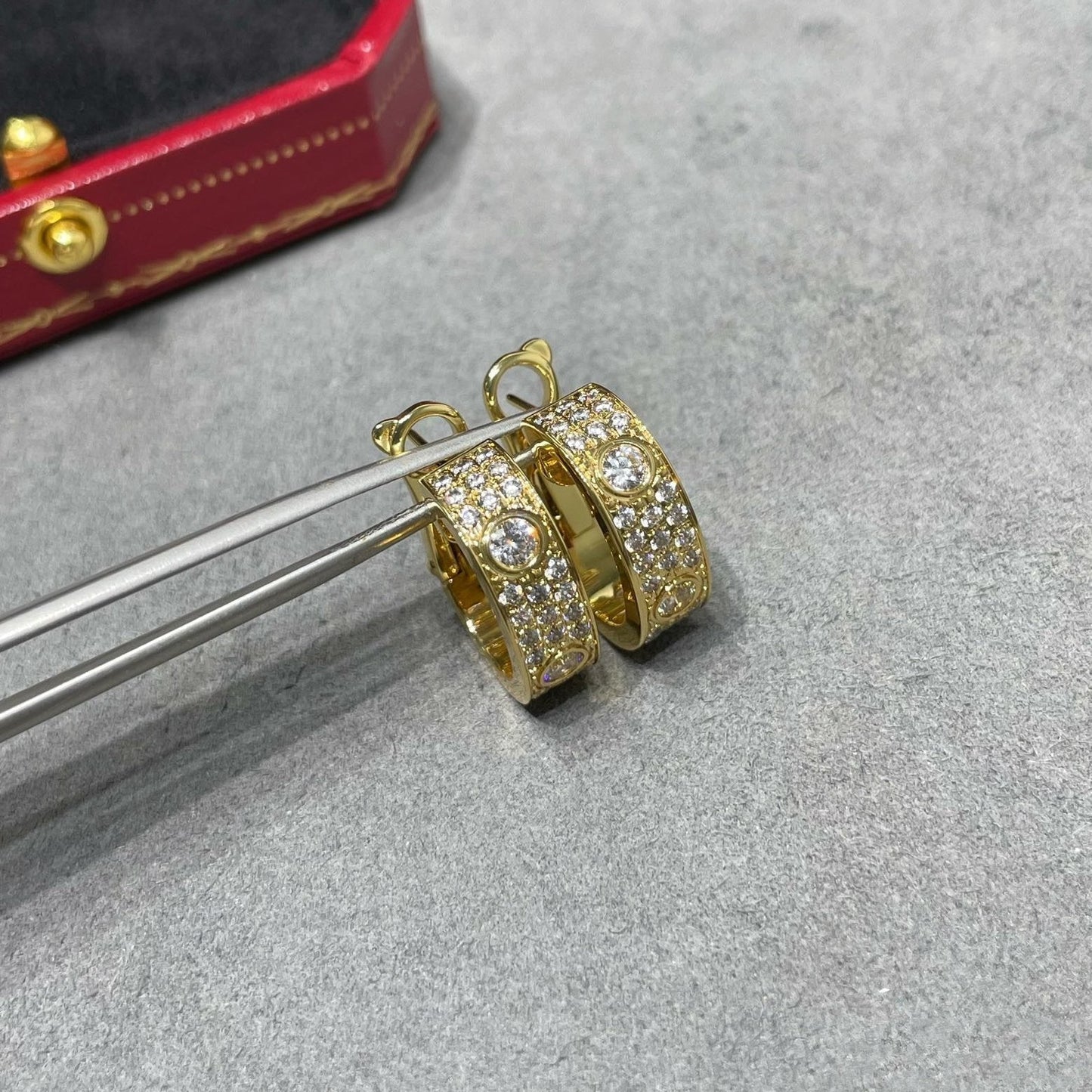 [Elite]LOVE 5.5MM DIAMOND PAVED EARRINGS