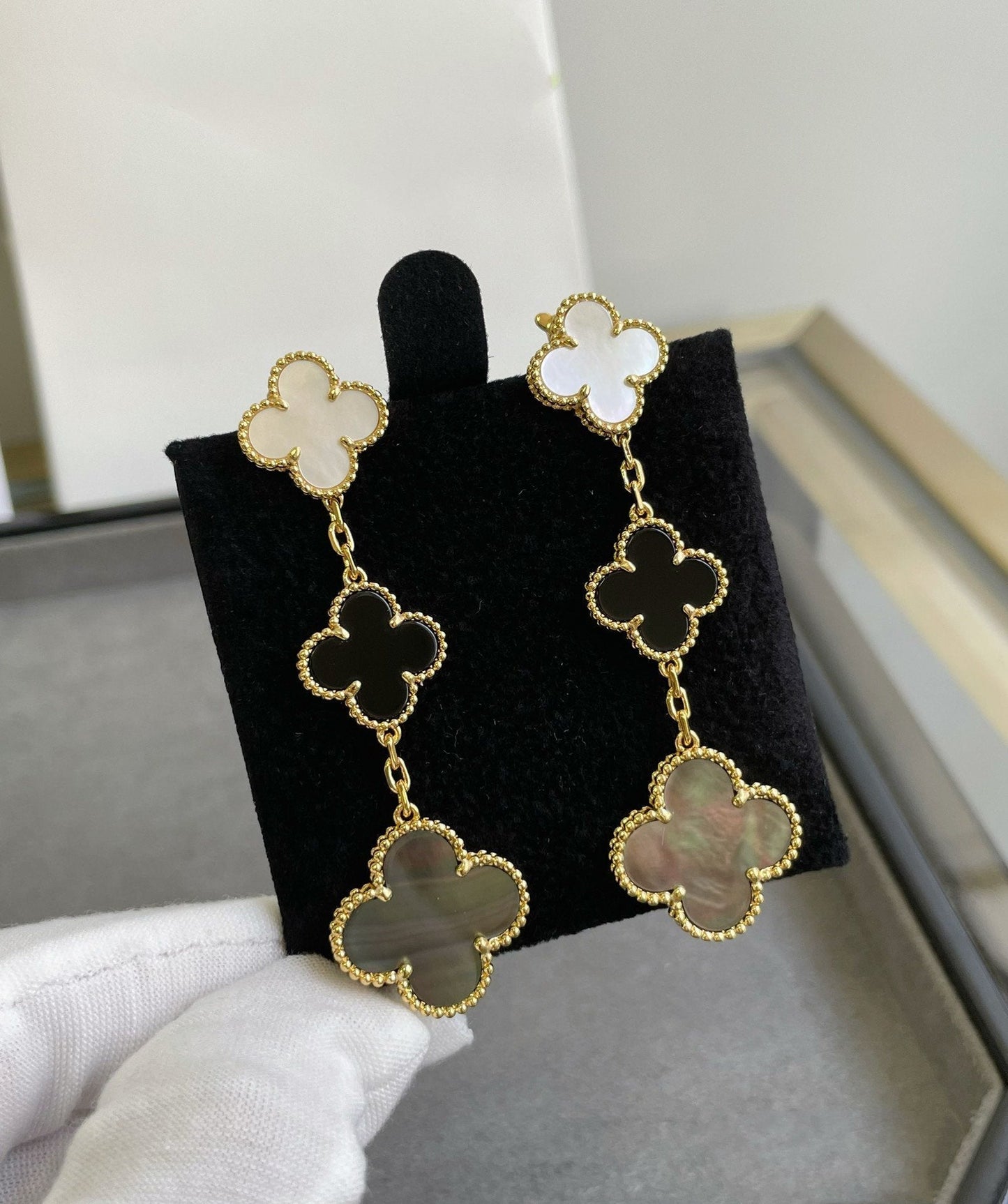[Elite]CLOVER 3 MOTIF MOP ONYX DARK MOP PINK GOLD EARRINGS