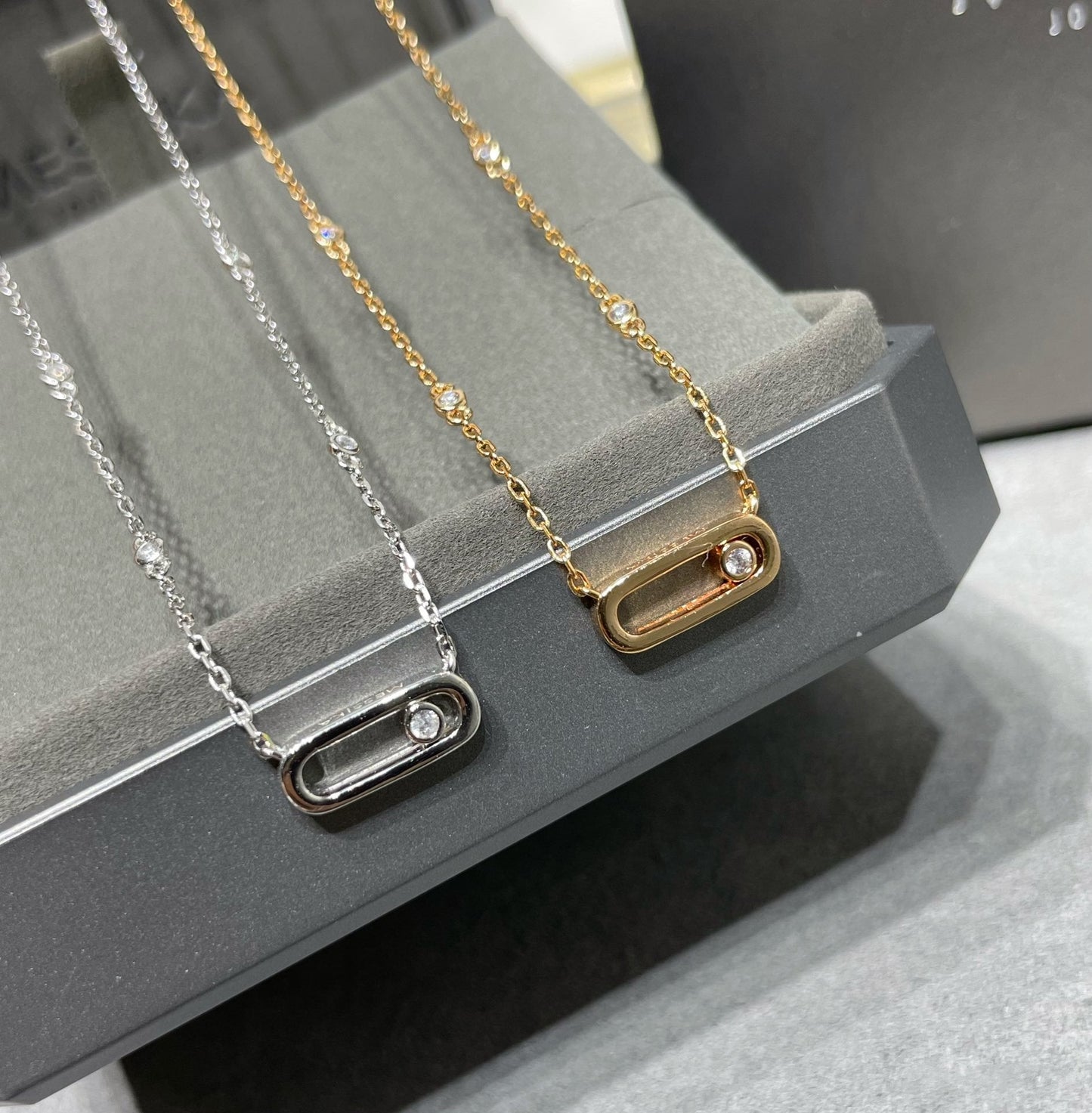 [Elite]MOVE UNO DIAMOND NECKLACE