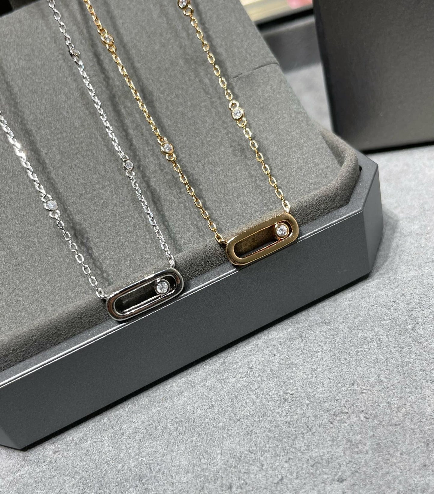 [Elite]MOVE UNO DIAMOND NECKLACE