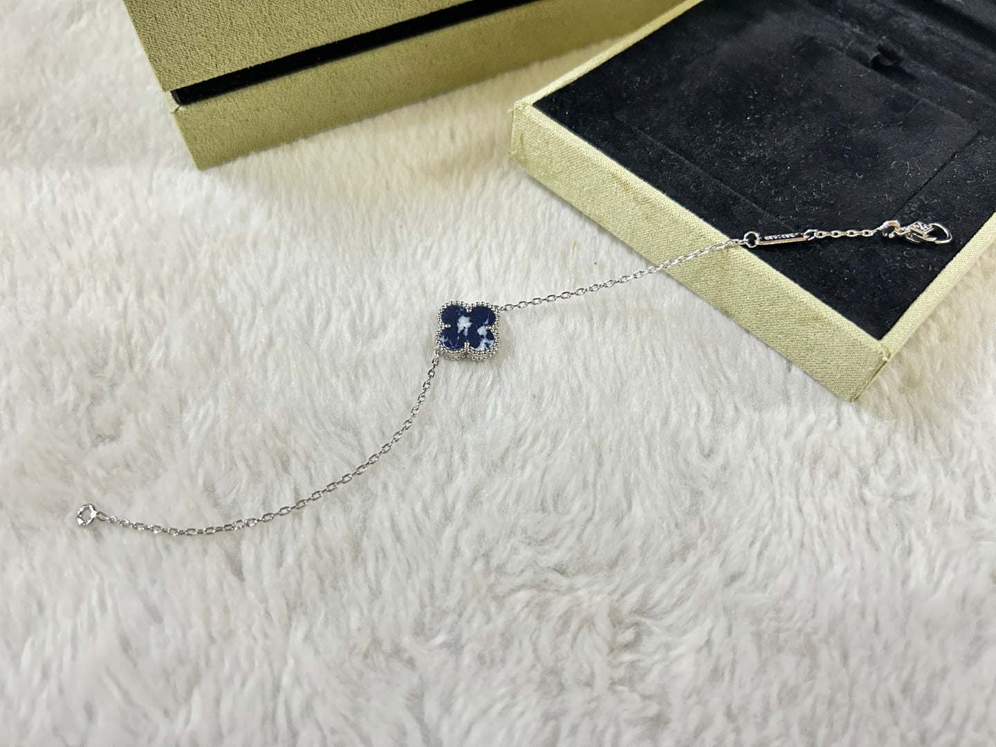 [Elite]CLOVER 1 MOTIF PIETERSITE BRACELET