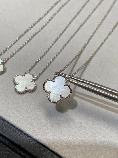 [Elite]CLOVER MEDIUM SILVER WHITE MOP NECKLACE