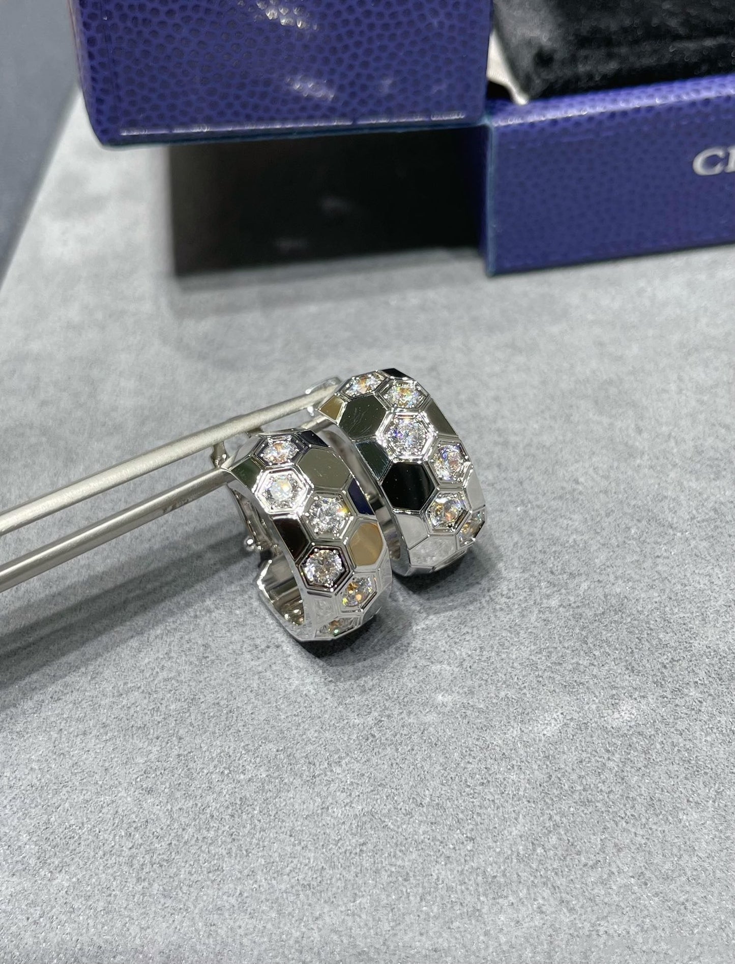 [Elite]BEE LOVE DIAMOND HOOP EARRINGS