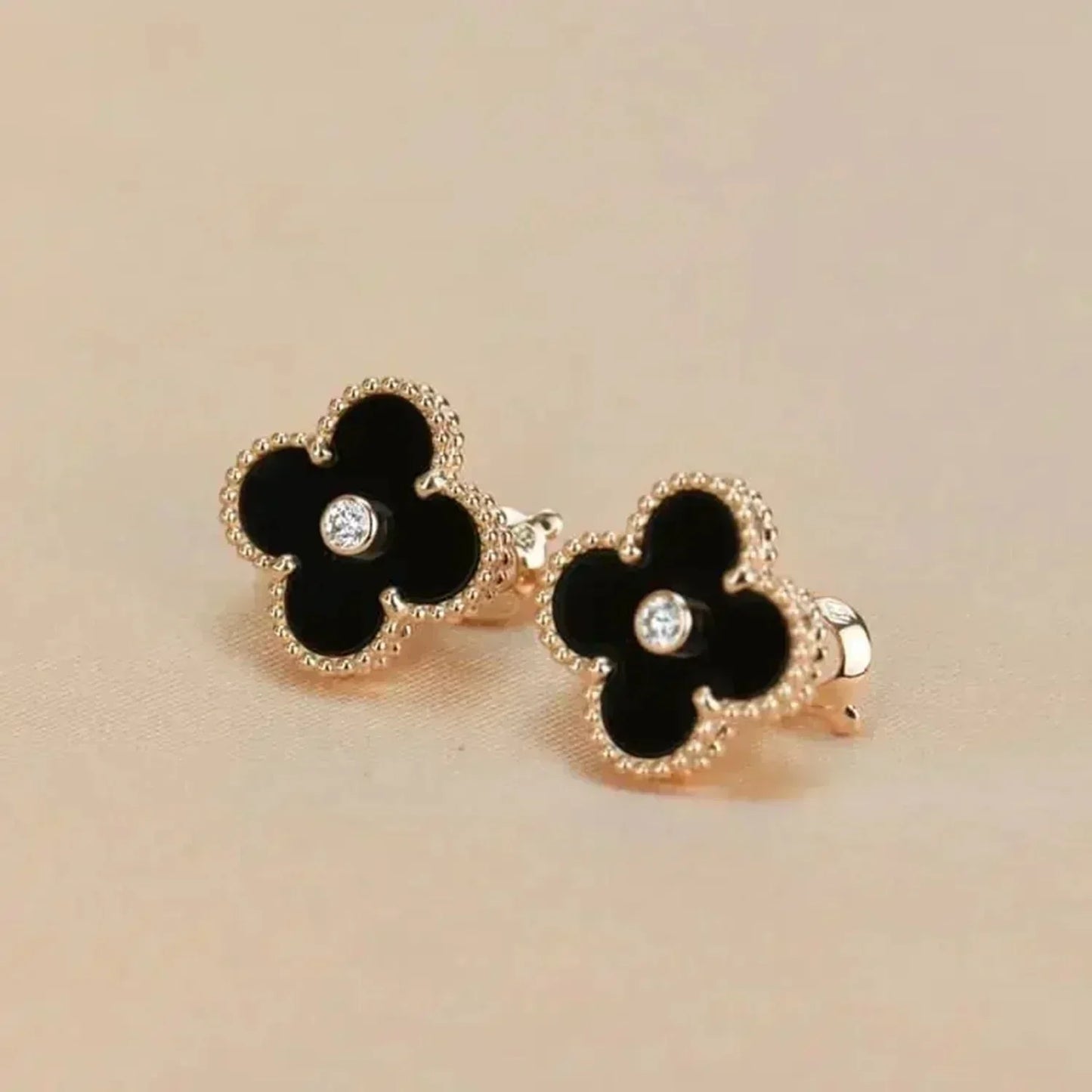 [Elite]CLOVER MEDIUM 1 MOTIFS ONYX DIAMOND EARRINGS