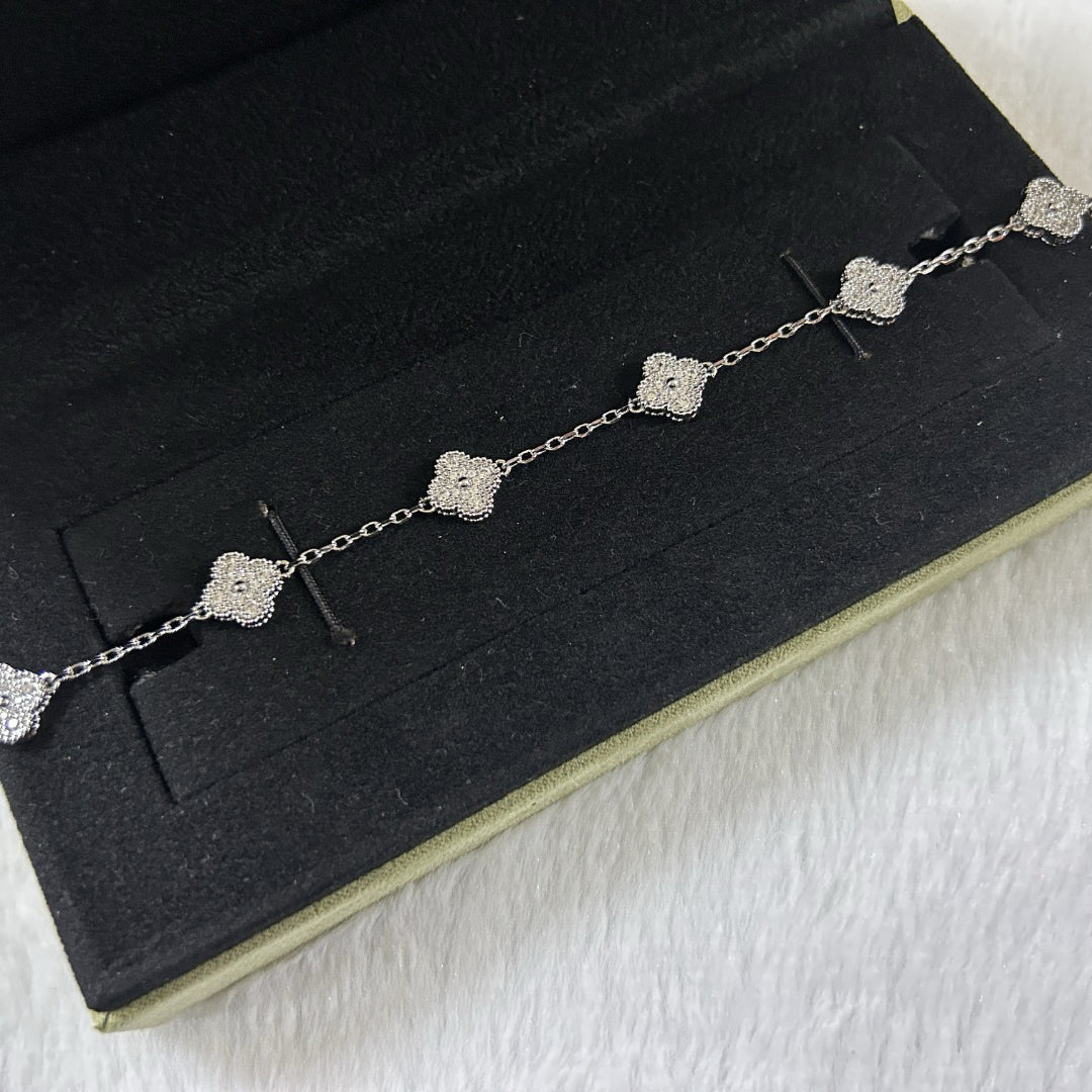 [Elite]CLOVER 6 MOTIF DIAMOND BRACELET