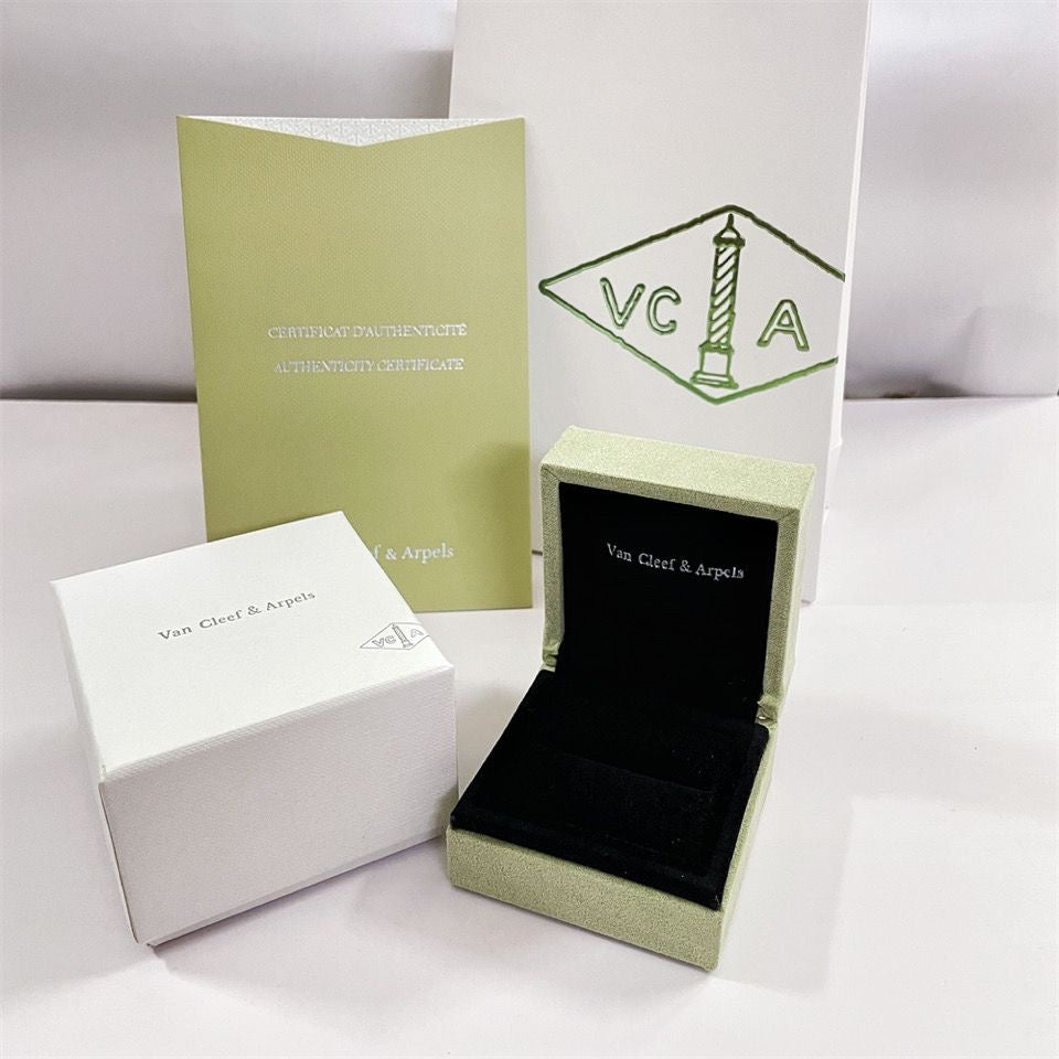 [Elite] VA CLOVER BOX GIFT BAG
