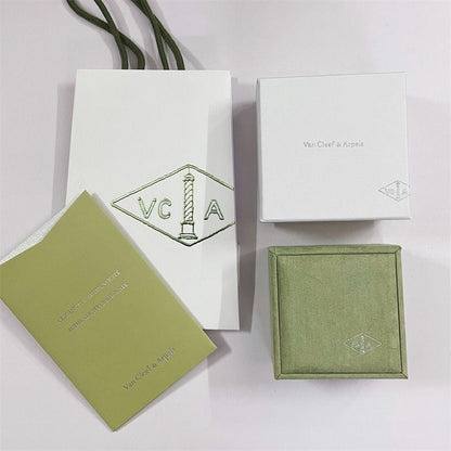[Elite] VA CLOVER BOX GIFT BAG