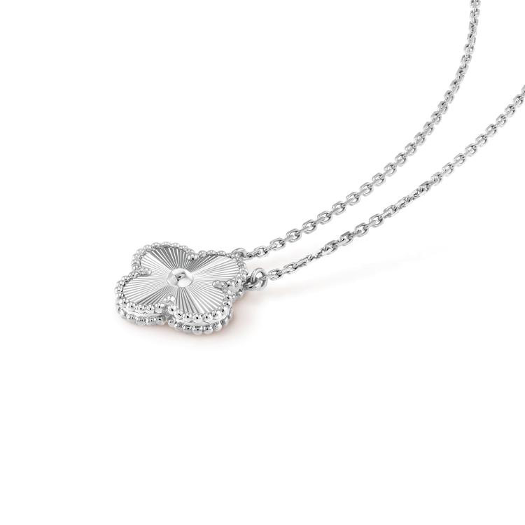 [Elite]CLOVER 15MM LASER NECKLACE SILVER