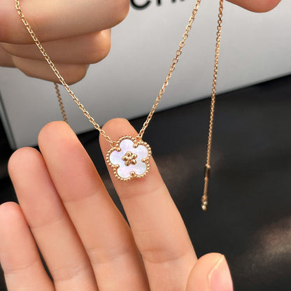 [Elite]LUCKY  WHITE MOP  PLUM BLOSSOM NECKLACE