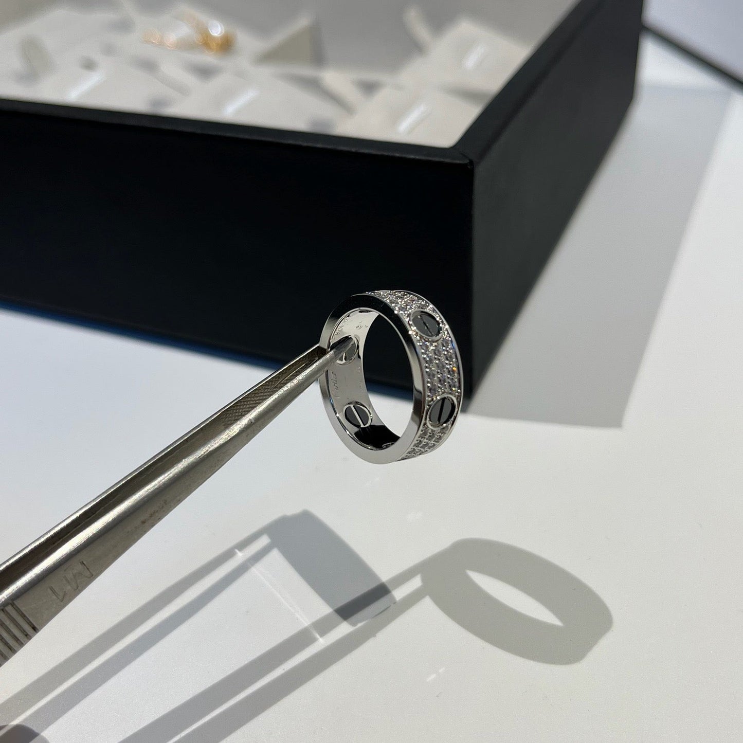[Elite]LOVE RING 5.5MM DIAMONDS PAVED CERAMIC