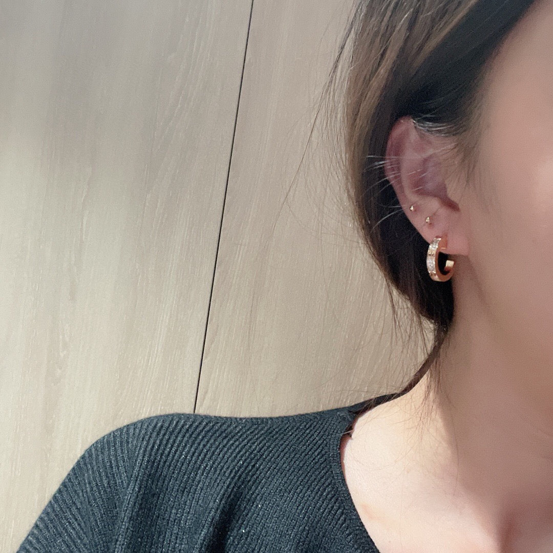 [Elite]LOVE 5.5MM DIAMOND PAVED EARRINGS